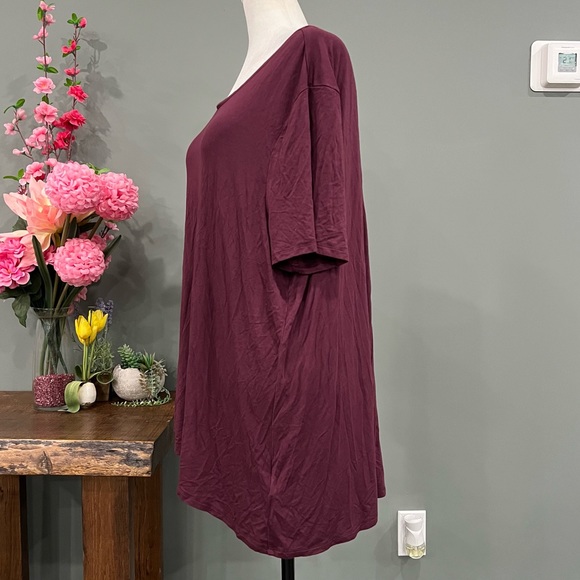 Amazon Essentials T-Shirt - Picture 5 of 11